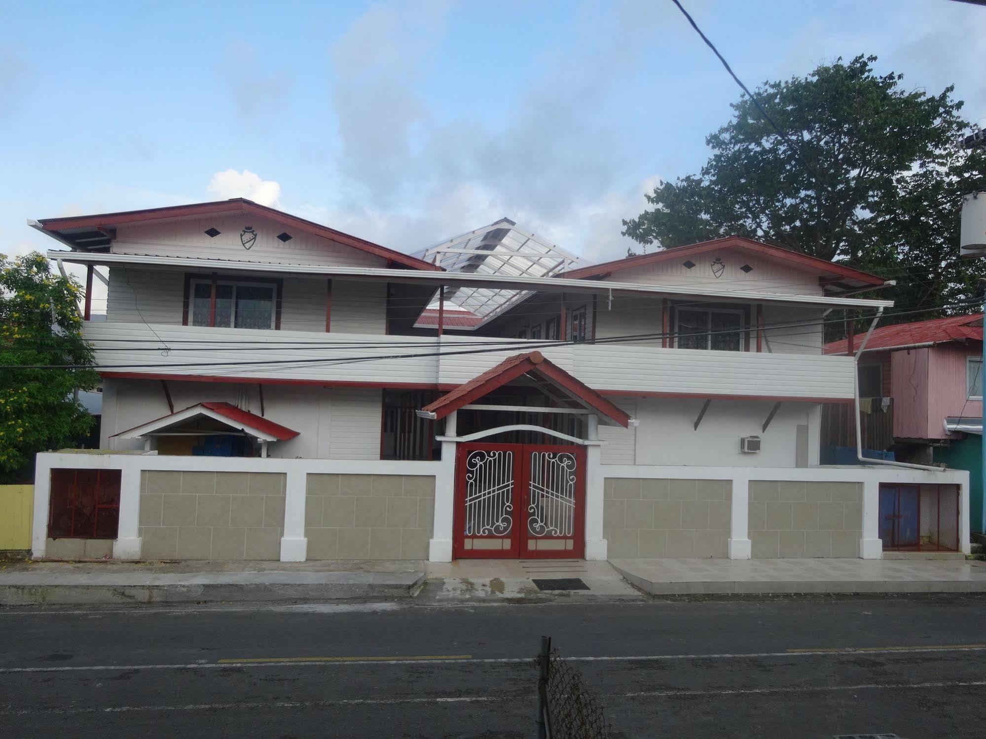 Swans Cay Hotel Bocas del Toro Exterior photo