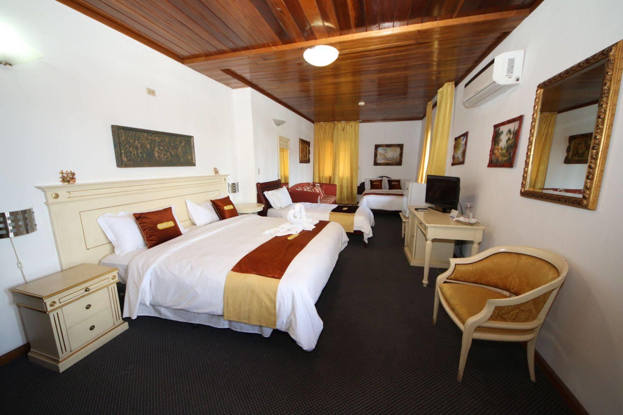 Swans Cay Hotel Bocas del Toro Exterior photo