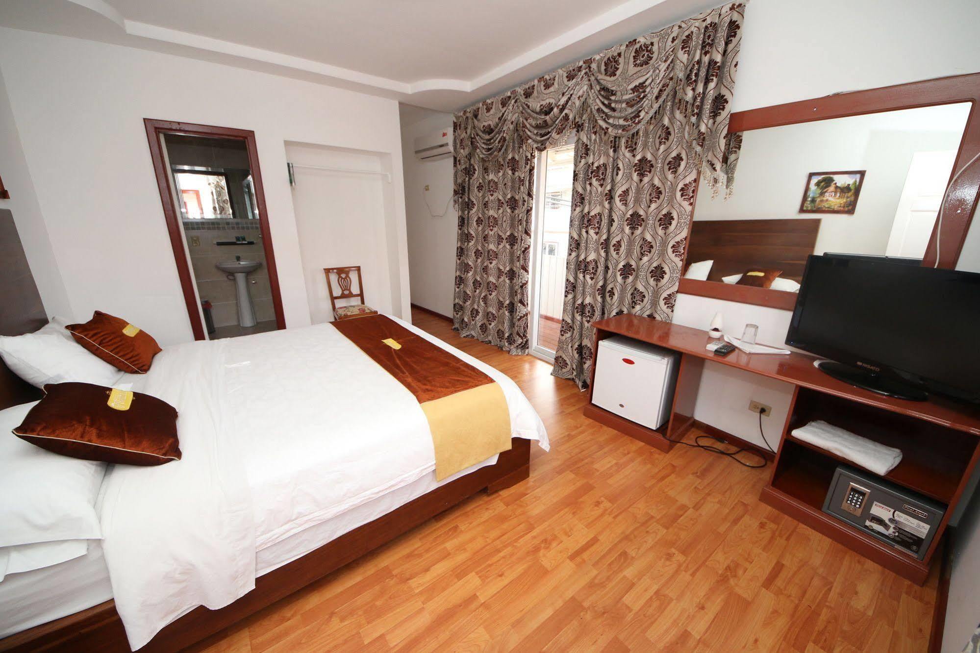 Swans Cay Hotel Bocas del Toro Exterior photo
